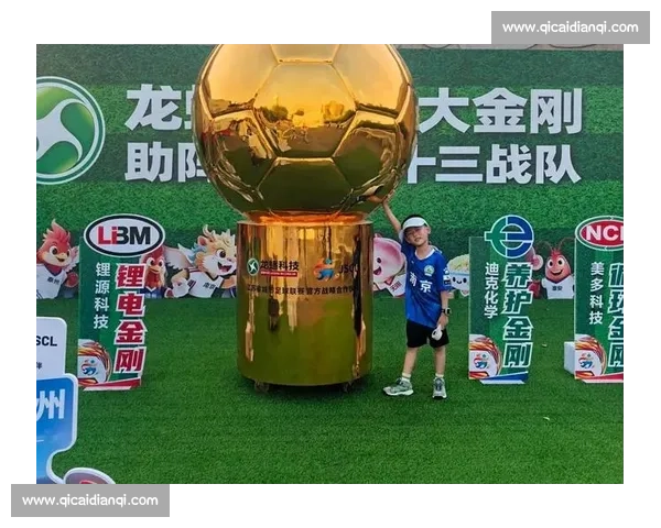 苏超球员海底捞兼职获赞:赛场与职场的励志双面人生 苏超球员海底捞兼职获赞:赛场与职场的励志双面人生