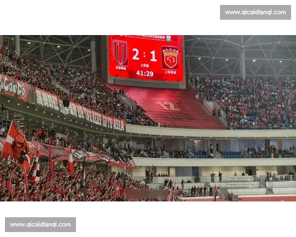 4-1 逆转登顶！成都蓉城 30 分钟狂轰 3 球打懵海港